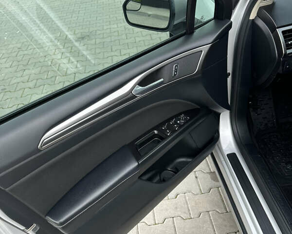 Сірий Форд Фьюжен, об'ємом двигуна 2.5 л та пробігом 110 тис. км за 13200 $, фото 12 на Automoto.ua