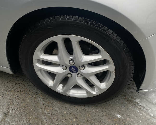 Серый Форд Фьюжн, объемом двигателя 2.5 л и пробегом 157 тыс. км за 10000 $, фото 4 на Automoto.ua