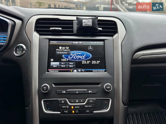 Сірий Форд Фьюжен, об'ємом двигуна 2 л та пробігом 75 тис. км за 12600 $, фото 17 на Automoto.ua