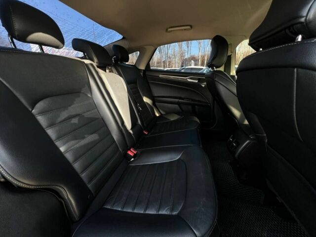 Сірий Форд Фьюжен, об'ємом двигуна 2 л та пробігом 200 тис. км за 10900 $, фото 19 на Automoto.ua