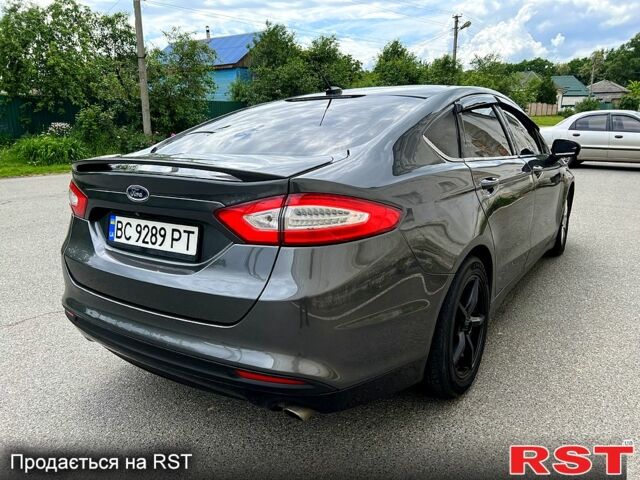 Серый Форд Фьюжн, объемом двигателя 2.5 л и пробегом 175 тыс. км за 10000 $, фото 2 на Automoto.ua