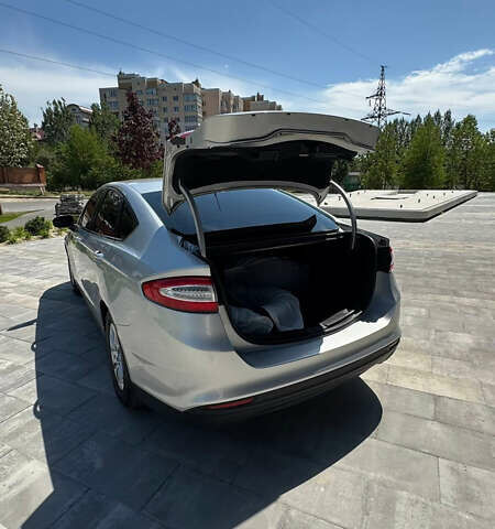 Серый Форд Фьюжн, объемом двигателя 2.49 л и пробегом 246 тыс. км за 8700 $, фото 4 на Automoto.ua