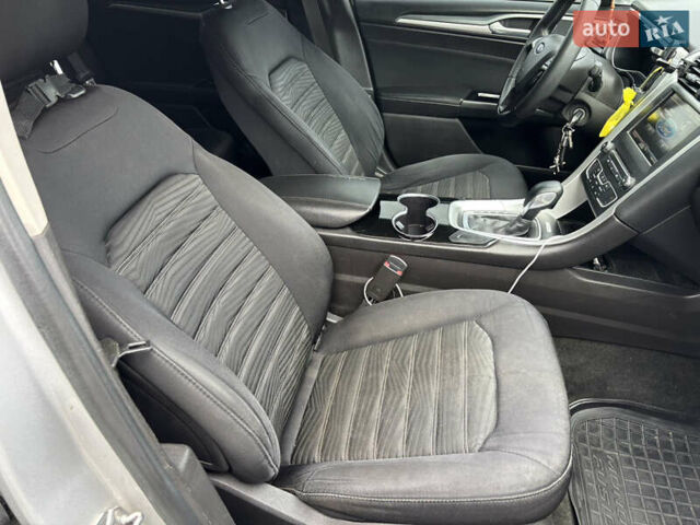 Серый Форд Фьюжн, объемом двигателя 2.49 л и пробегом 210 тыс. км за 10700 $, фото 8 на Automoto.ua