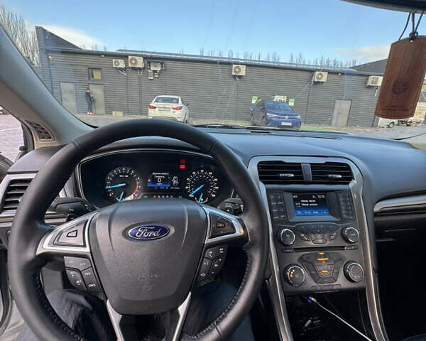 Сірий Форд Фьюжен, об'ємом двигуна 2 л та пробігом 200 тис. км за 10300 $, фото 10 на Automoto.ua