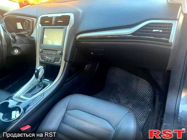 Серый Форд Фьюжн, объемом двигателя 2 л и пробегом 216 тыс. км за 12000 $, фото 2 на Automoto.ua