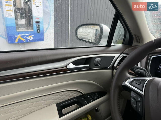 Серый Форд Фьюжн, объемом двигателя 2 л и пробегом 92 тыс. км за 17200 $, фото 16 на Automoto.ua