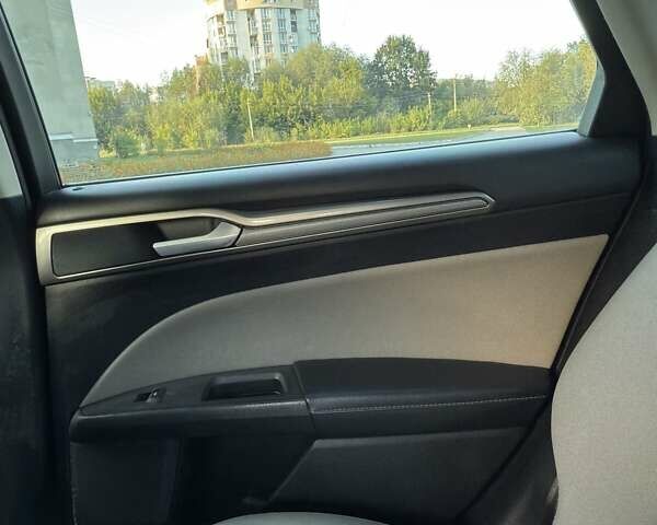 Сірий Форд Фьюжен, об'ємом двигуна 2.49 л та пробігом 230 тис. км за 11000 $, фото 26 на Automoto.ua
