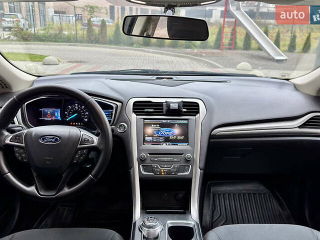 Сірий Форд Фьюжен, об'ємом двигуна 2 л та пробігом 75 тис. км за 12600 $, фото 12 на Automoto.ua