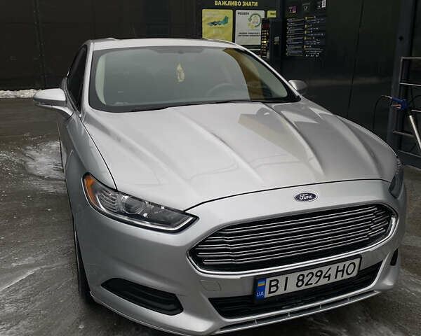 Серый Форд Фьюжн, объемом двигателя 2.5 л и пробегом 157 тыс. км за 10000 $, фото 3 на Automoto.ua
