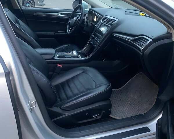 Серый Форд Фьюжн, объемом двигателя 1.5 л и пробегом 173 тыс. км за 9000 $, фото 11 на Automoto.ua