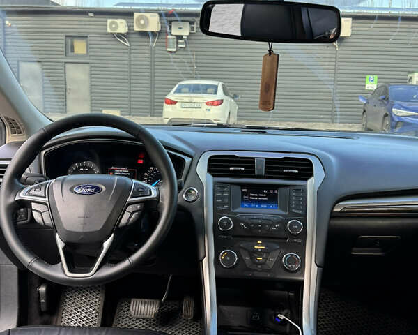 Сірий Форд Фьюжен, об'ємом двигуна 2 л та пробігом 200 тис. км за 10300 $, фото 9 на Automoto.ua