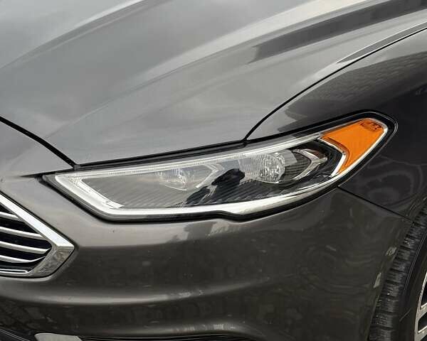 Сірий Форд Фьюжен, об'ємом двигуна 2 л та пробігом 174 тис. км за 14500 $, фото 3 на Automoto.ua