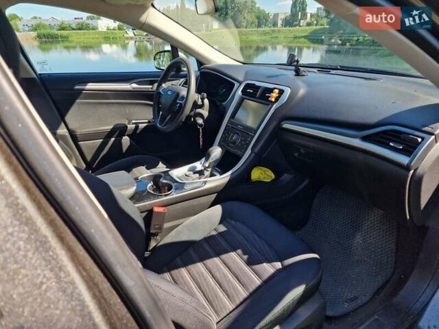 Серый Форд Фьюжн, объемом двигателя 2.5 л и пробегом 132 тыс. км за 12000 $, фото 23 на Automoto.ua