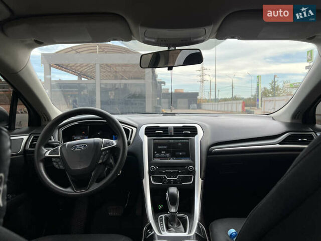 Форд Фьюжен 2016 у Кривому Розі на Automoto.ua Сірий Форд Фьюжен, об'ємом двигуна 2.5 л та пробігом 186 тис. км за 10800 $, фото 6 на Automoto.ua