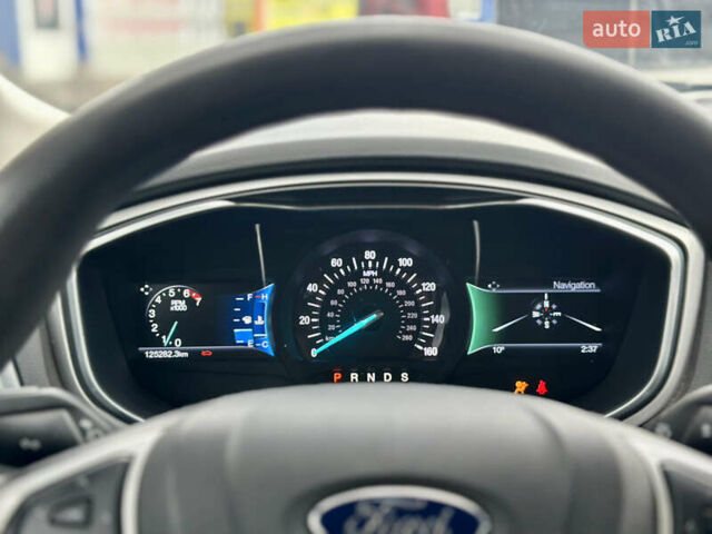 Форд Фьюжн 2016 в Киеве на Automoto.ua Серый Форд Фьюжн, объемом двигателя 2.49 л и пробегом 125 тыс. км за 11300 $, фото 10 на Automoto.ua