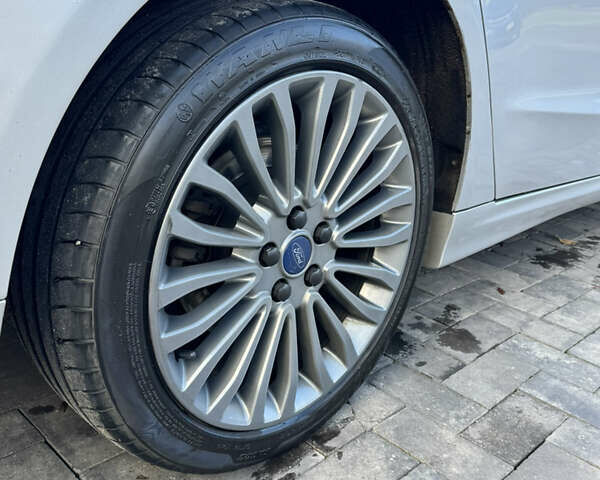 Сірий Форд Фьюжен, об'ємом двигуна 2 л та пробігом 200 тис. км за 10300 $, фото 7 на Automoto.ua