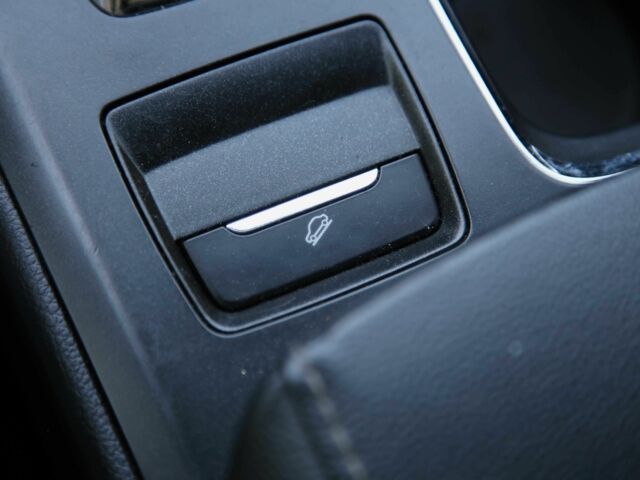 Серый Форд Фьюжн, объемом двигателя 2.5 л и пробегом 168 тыс. км за 10700 $, фото 17 на Automoto.ua