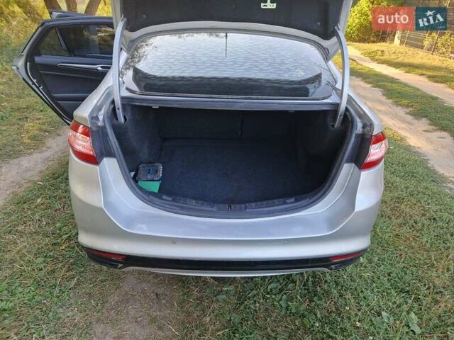 Серый Форд Фьюжн, объемом двигателя 2 л и пробегом 200 тыс. км за 7100 $, фото 4 на Automoto.ua