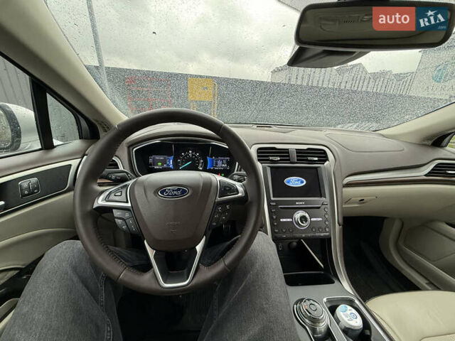 Серый Форд Фьюжн, объемом двигателя 2 л и пробегом 92 тыс. км за 17200 $, фото 10 на Automoto.ua