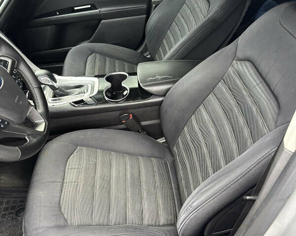 Серый Форд Фьюжн, объемом двигателя 2.49 л и пробегом 210 тыс. км за 10700 $, фото 7 на Automoto.ua