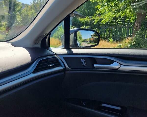 Серый Форд Фьюжн, объемом двигателя 2.5 л и пробегом 132 тыс. км за 12000 $, фото 14 на Automoto.ua