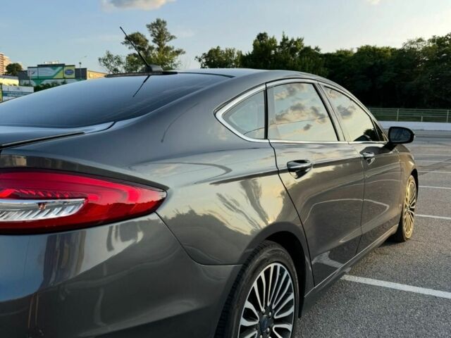 Сірий Форд Фьюжен, об'ємом двигуна 2 л та пробігом 152 тис. км за 10800 $, фото 6 на Automoto.ua