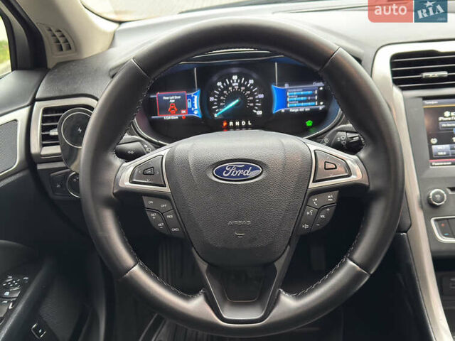 Сірий Форд Фьюжен, об'ємом двигуна 2 л та пробігом 75 тис. км за 12600 $, фото 13 на Automoto.ua