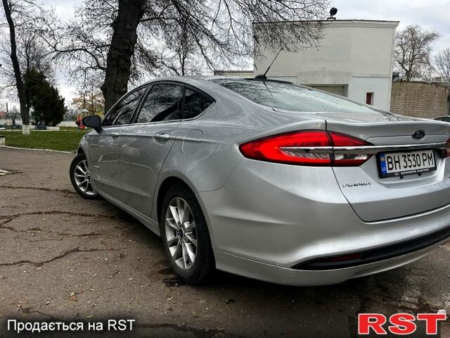 Серый Форд Фьюжн, объемом двигателя 2 л и пробегом 184 тыс. км за 12300 $, фото 1 на Automoto.ua