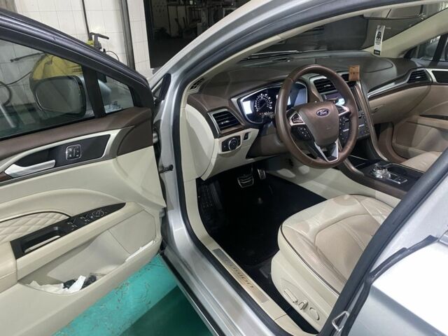 Серый Форд Фьюжн, объемом двигателя 2 л и пробегом 250 тыс. км за 11500 $, фото 5 на Automoto.ua