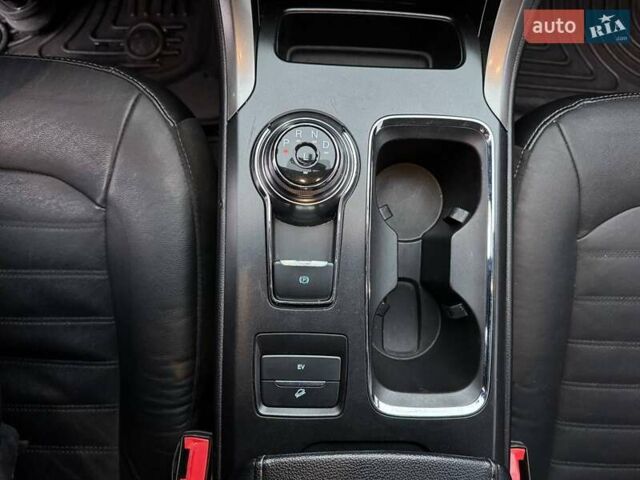 Серый Форд Фьюжн, объемом двигателя 2 л и пробегом 134 тыс. км за 17790 $, фото 21 на Automoto.ua