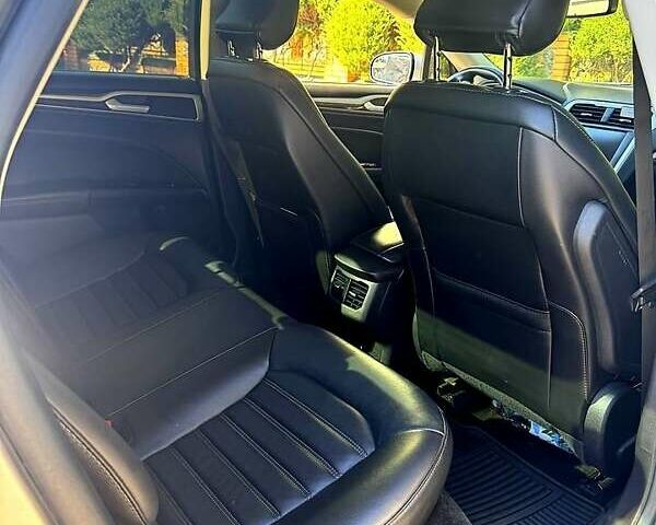 Сірий Форд Фьюжен, об'ємом двигуна 2 л та пробігом 160 тис. км за 11000 $, фото 4 на Automoto.ua