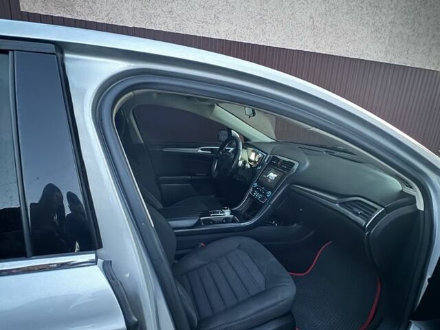 Серый Форд Фьюжн, объемом двигателя 2.5 л и пробегом 245 тыс. км за 8499 $, фото 5 на Automoto.ua