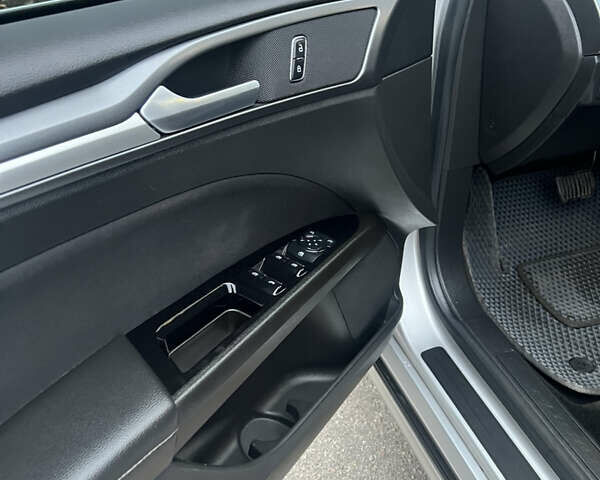 Серый Форд Фьюжн, объемом двигателя 2.49 л и пробегом 158 тыс. км за 9700 $, фото 14 на Automoto.ua