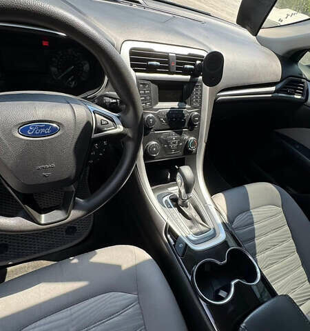 Серый Форд Фьюжн, объемом двигателя 2.49 л и пробегом 246 тыс. км за 8700 $, фото 3 на Automoto.ua