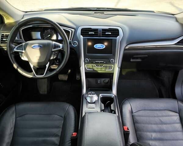 Сірий Форд Фьюжен, об'ємом двигуна 2 л та пробігом 185 тис. км за 12999 $, фото 19 на Automoto.ua