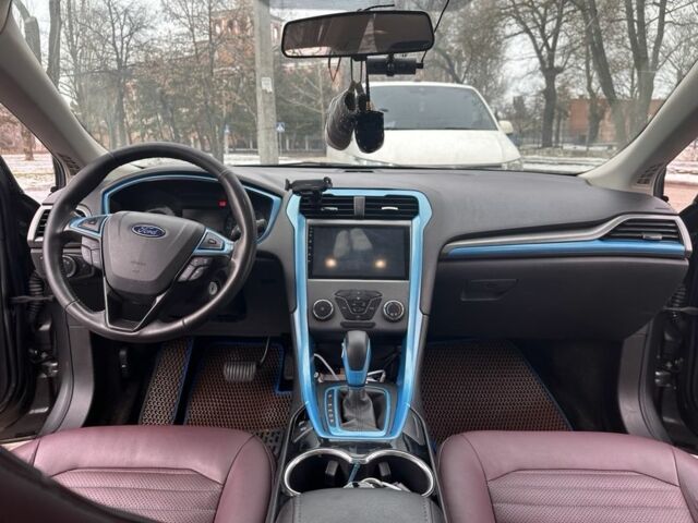 Серый Форд Фьюжн, объемом двигателя 2.5 л и пробегом 185 тыс. км за 11000 $, фото 10 на Automoto.ua