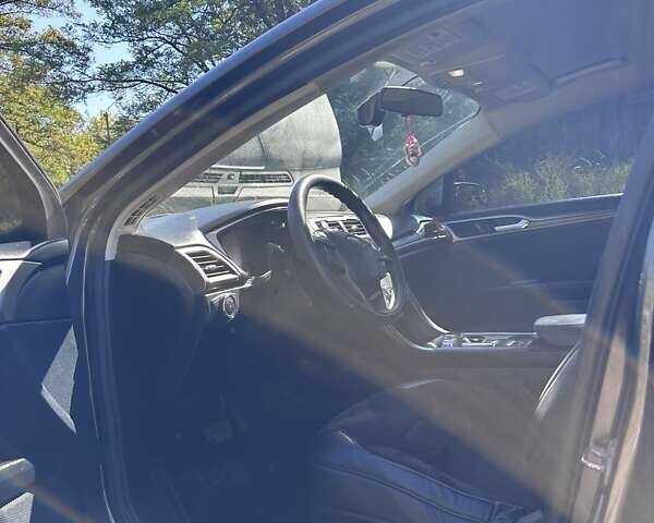 Сірий Форд Фьюжен, об'ємом двигуна 2.49 л та пробігом 240 тис. км за 9500 $, фото 17 на Automoto.ua