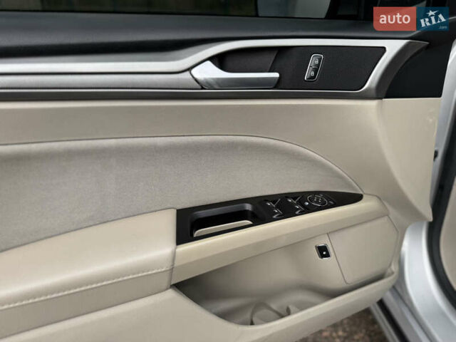 Сірий Форд Фьюжен, об'ємом двигуна 2 л та пробігом 159 тис. км за 14600 $, фото 14 на Automoto.ua