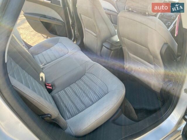 Серый Форд Фьюжн, объемом двигателя 2.5 л и пробегом 307 тыс. км за 9300 $, фото 8 на Automoto.ua