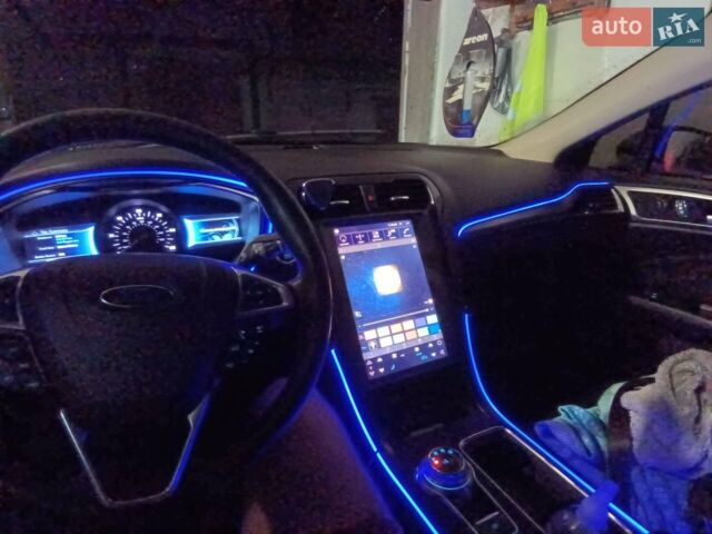Серый Форд Фьюжн, объемом двигателя 2 л и пробегом 165 тыс. км за 15200 $, фото 13 на Automoto.ua