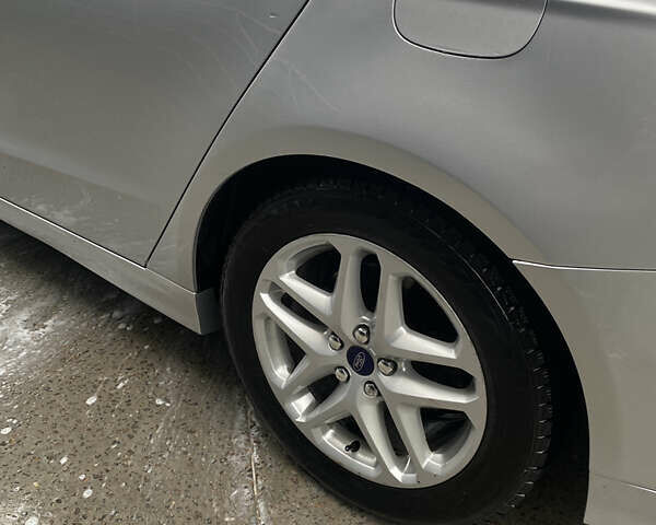 Серый Форд Фьюжн, объемом двигателя 2.5 л и пробегом 157 тыс. км за 10000 $, фото 11 на Automoto.ua