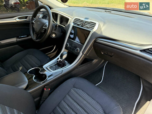 Форд Фьюжн 2016 в Николаеве на Automoto.ua Серый Форд Фьюжн, объемом двигателя 2.5 л и пробегом 163 тыс. км за 12700 $, фото 5 на Automoto.ua