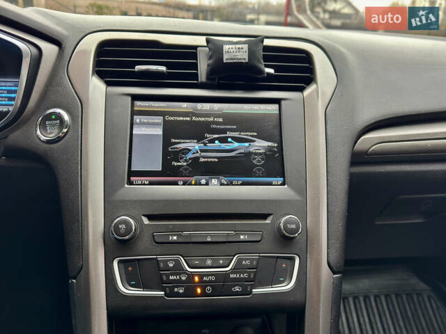 Сірий Форд Фьюжен, об'ємом двигуна 2 л та пробігом 75 тис. км за 12600 $, фото 16 на Automoto.ua