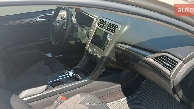 Сірий Форд Фьюжен, об'ємом двигуна 2.49 л та пробігом 195 тис. км за 12000 $, фото 1 на Automoto.ua