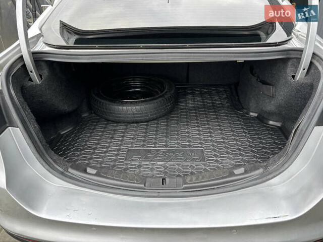 Серый Форд Фьюжн, объемом двигателя 2.49 л и пробегом 210 тыс. км за 10700 $, фото 16 на Automoto.ua