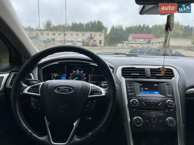 Серый Форд Фьюжн, объемом двигателя 2 л и пробегом 304 тыс. км за 11200 $, фото 11 на Automoto.ua