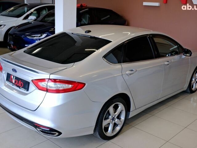 Серый Форд Фьюжн, объемом двигателя 2 л и пробегом 77 тыс. км за 12900 $, фото 4 на Automoto.ua