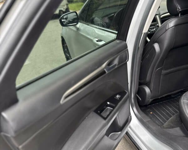 Серый Форд Фьюжн, объемом двигателя 2 л и пробегом 162 тыс. км за 11000 $, фото 32 на Automoto.ua