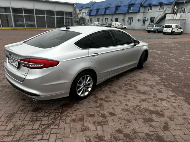 Сірий Форд Фьюжен, об'ємом двигуна 2 л та пробігом 184 тис. км за 13500 $, фото 1 на Automoto.ua