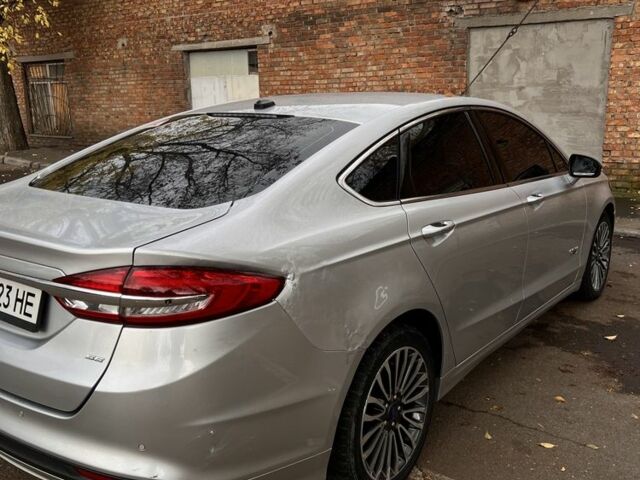 Серый Форд Фьюжн, объемом двигателя 2 л и пробегом 188 тыс. км за 12100 $, фото 7 на Automoto.ua